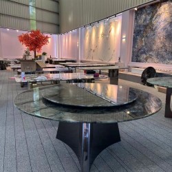 蓝翡翠餐桌
