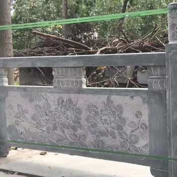 雕花栏杆
