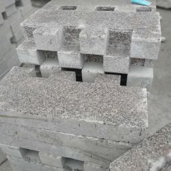 五莲灰分芝麻灰路沿石 弯道石 泄水石