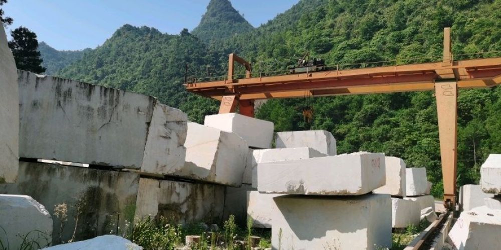 四方石材