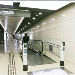 万峰石材产品应用于机场地面及墙面实景图